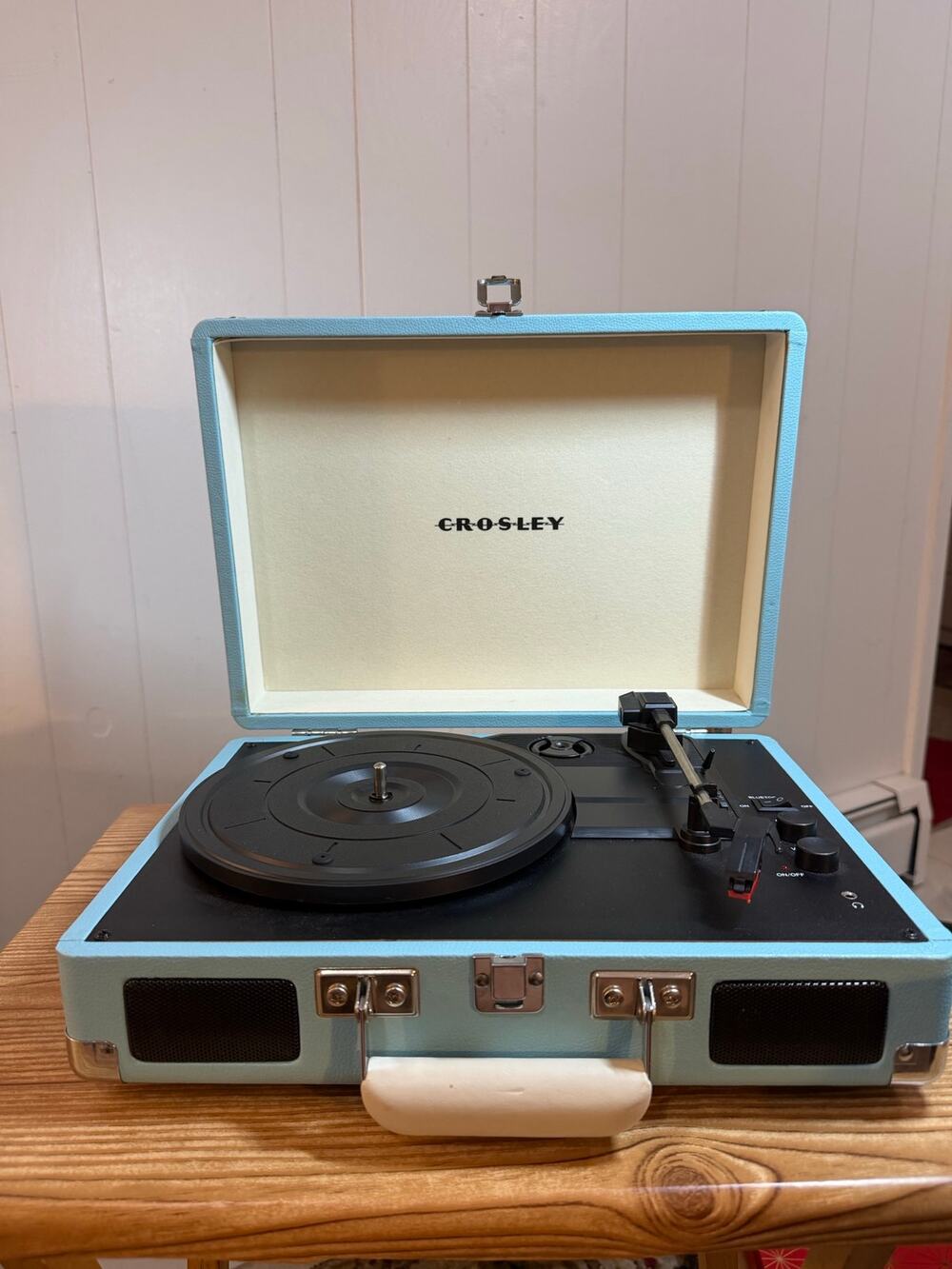 Crosley Cruiser Deluxe CR8005D-TU Turquoise Record Player Untested